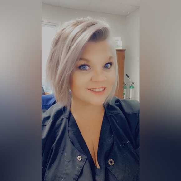 Meet your Posher, Michelle - Picture 1 of 1